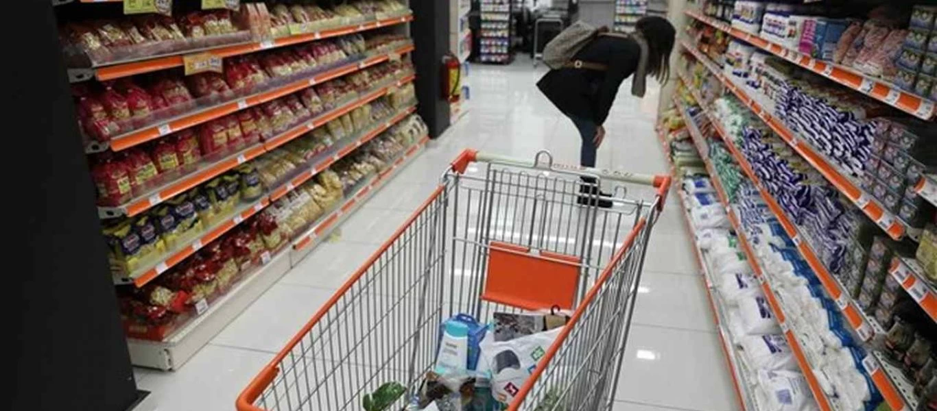 Γονατίζει το ελληνικό νοικοκυριό: Έως και 166 ευρώ παραπάνω τα μηνιαία έξοδα - Η κυβέρνηση κάνει... εκτιμήσεις ακόμα